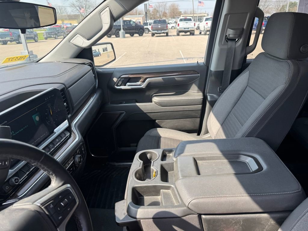 Used 2025 Chevrolet Silverado 1500 LT image 15