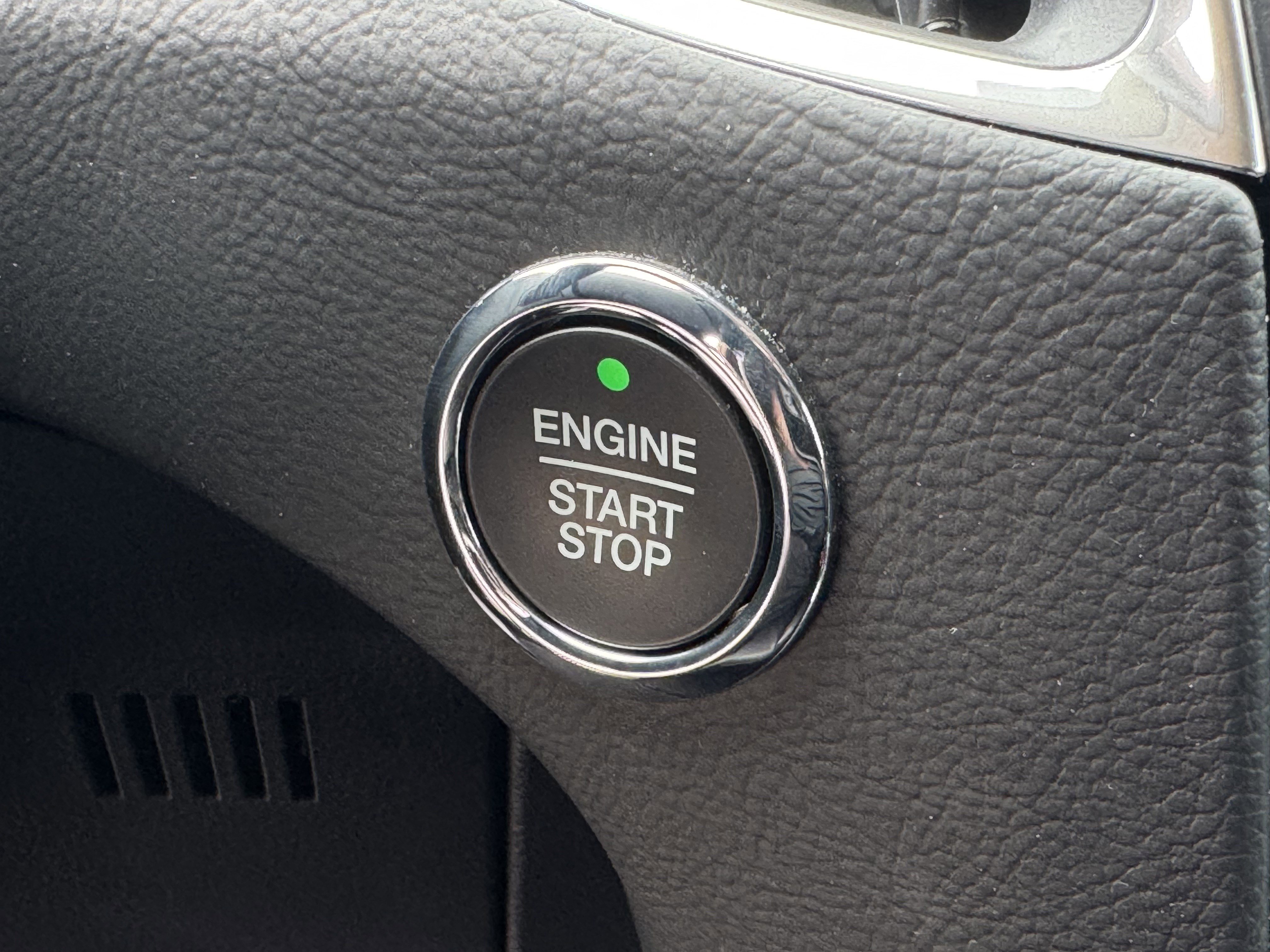 Certified 2022 Ford Edge Titanium w/ Equipment Group 301A image 23