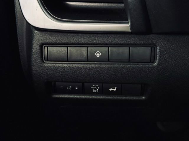 Used 2024 Nissan Rogue SV image 28