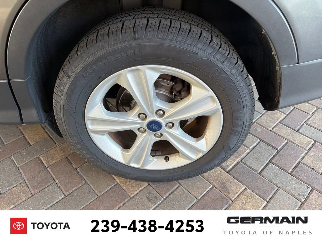 Used 2015 Ford Escape SE w/ Equipment Group 201A image 11