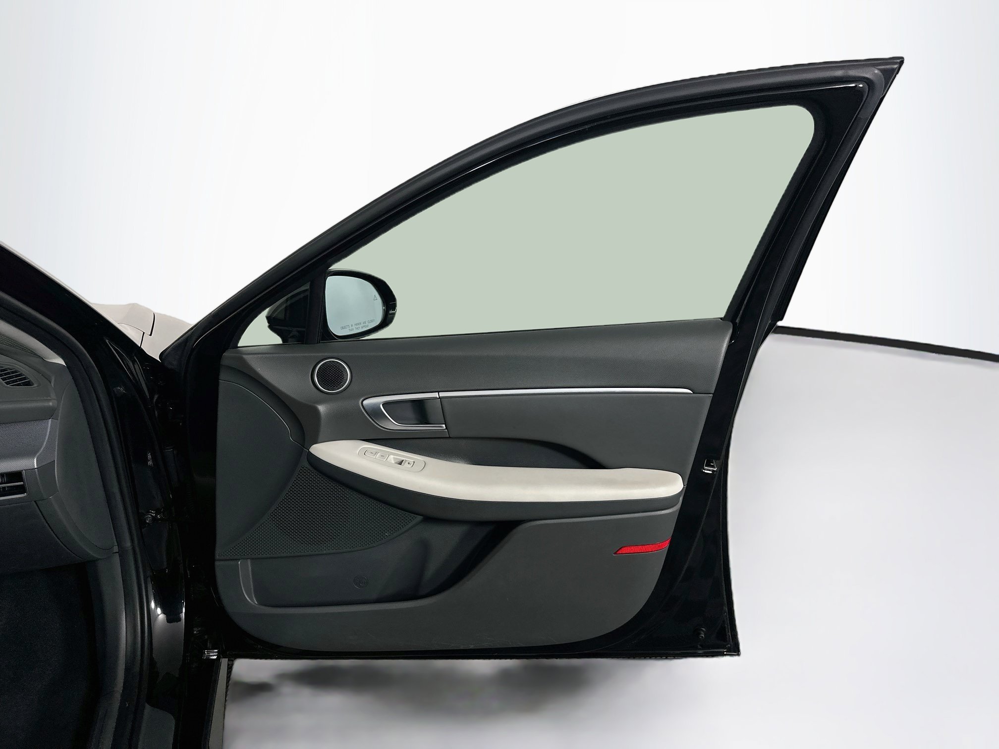 Used 2025 Hyundai Sonata SEL FWD image 30