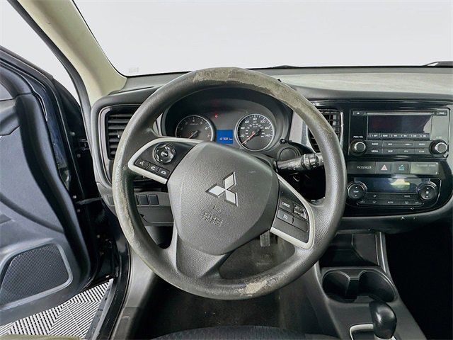 Used 2014 Mitsubishi Outlander ES image 11