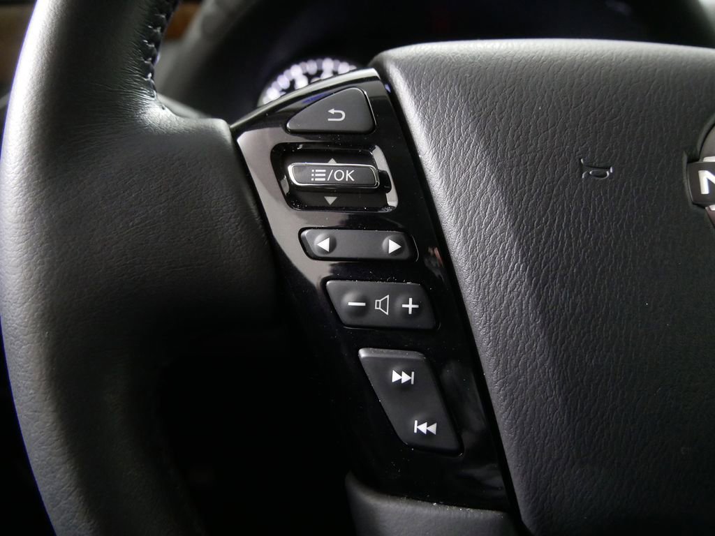 Used 2024 Nissan Armada SL w/ Captain's Chairs Package image 21