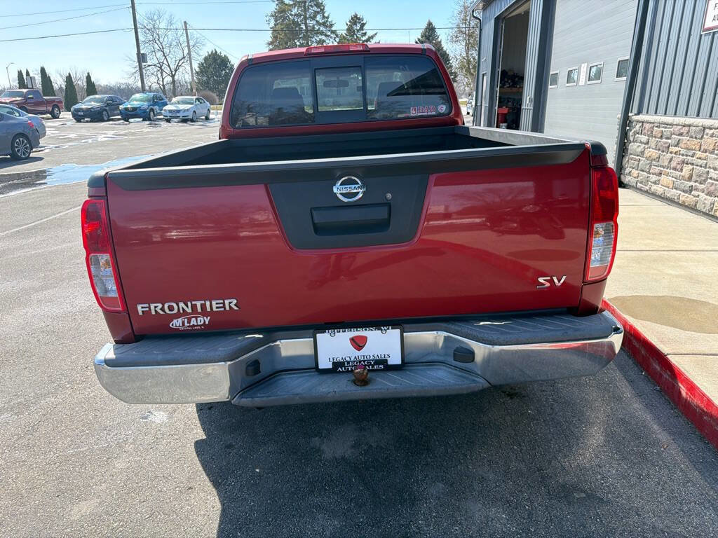 Used 2013 Nissan Frontier SV image 4