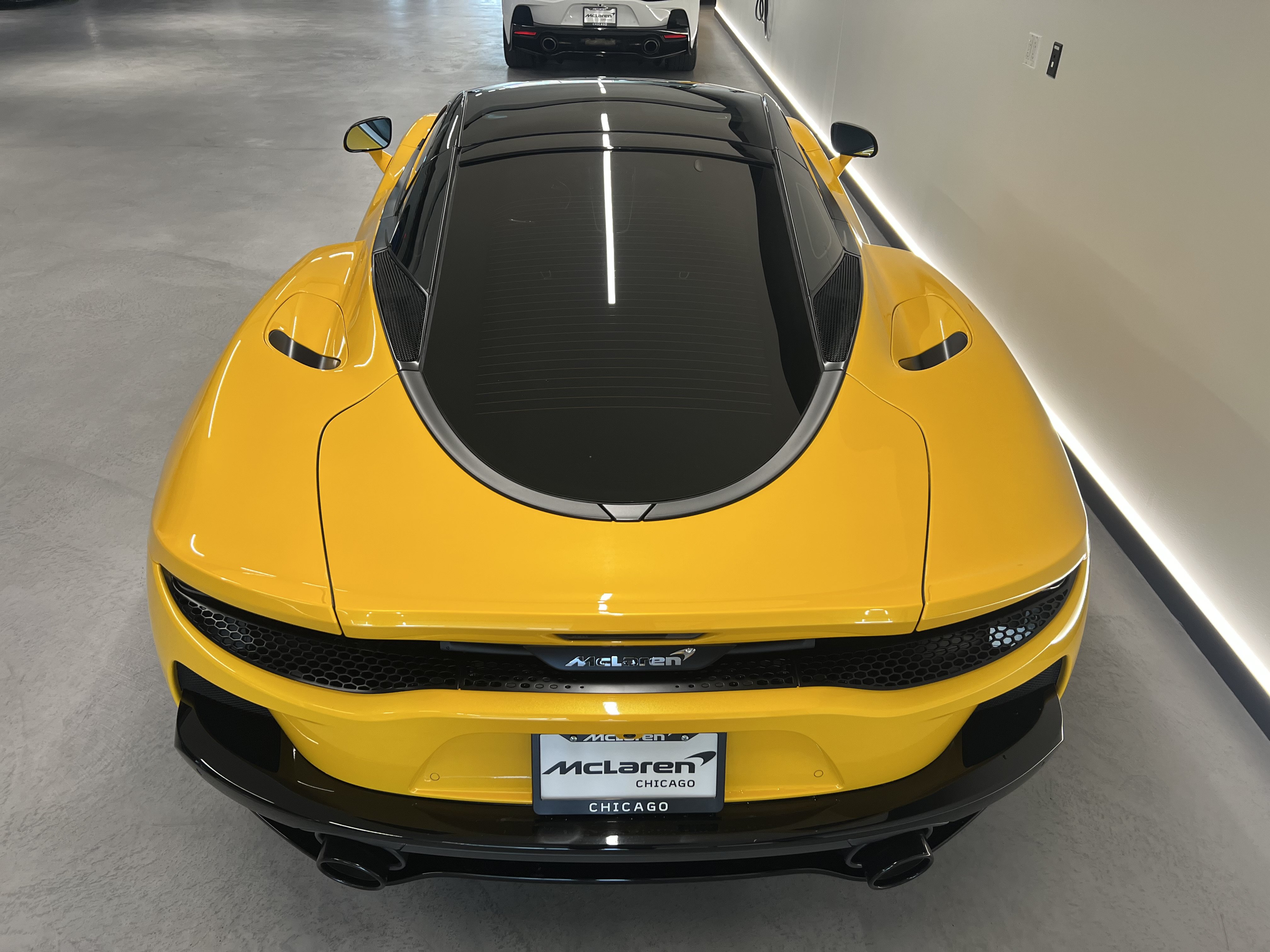 Used 2023 McLaren GT RWD image 9