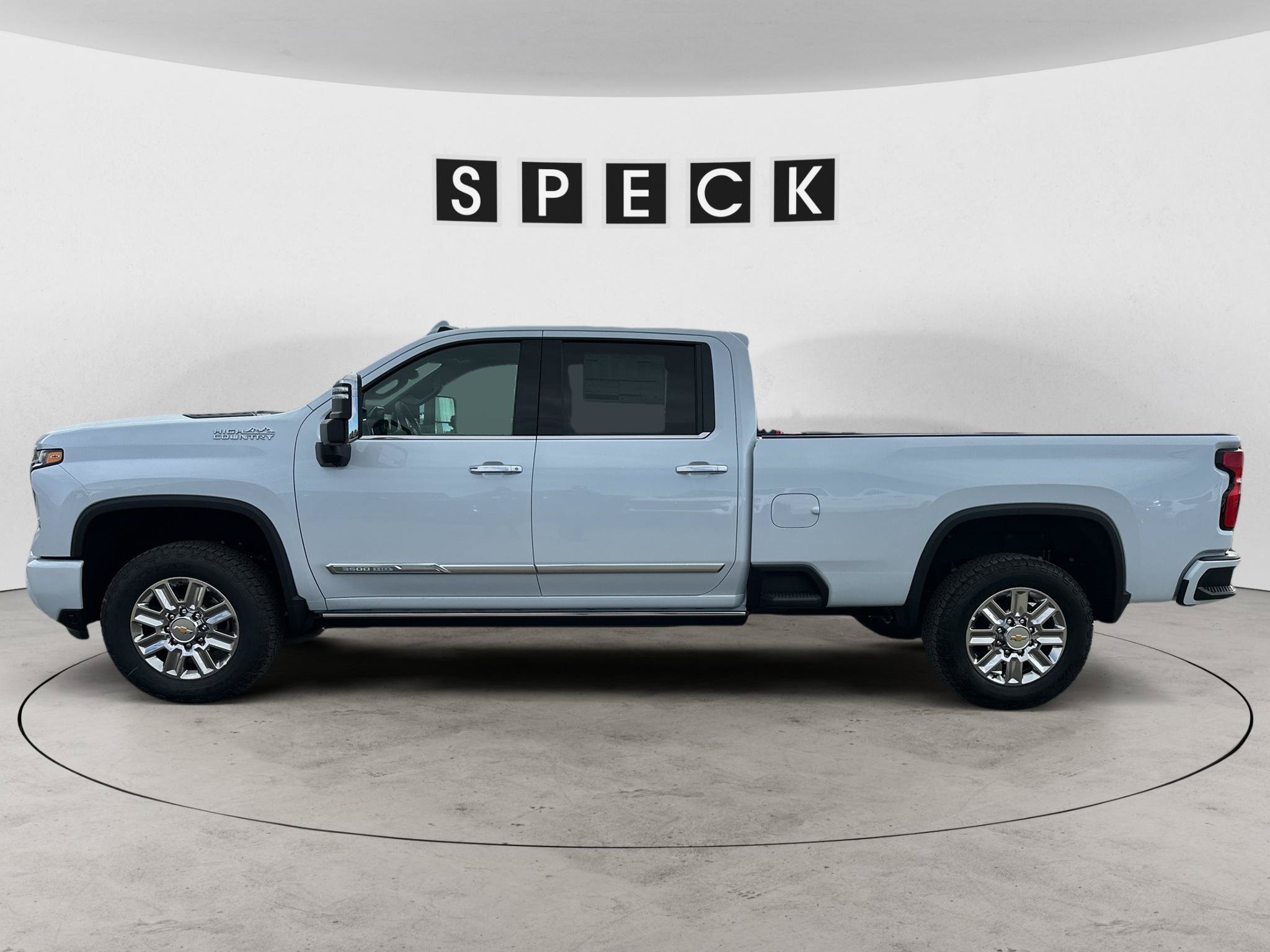 New 2026 Chevrolet Silverado 3500 High Country w/ High Country Premium Package AWD/4WD image 2