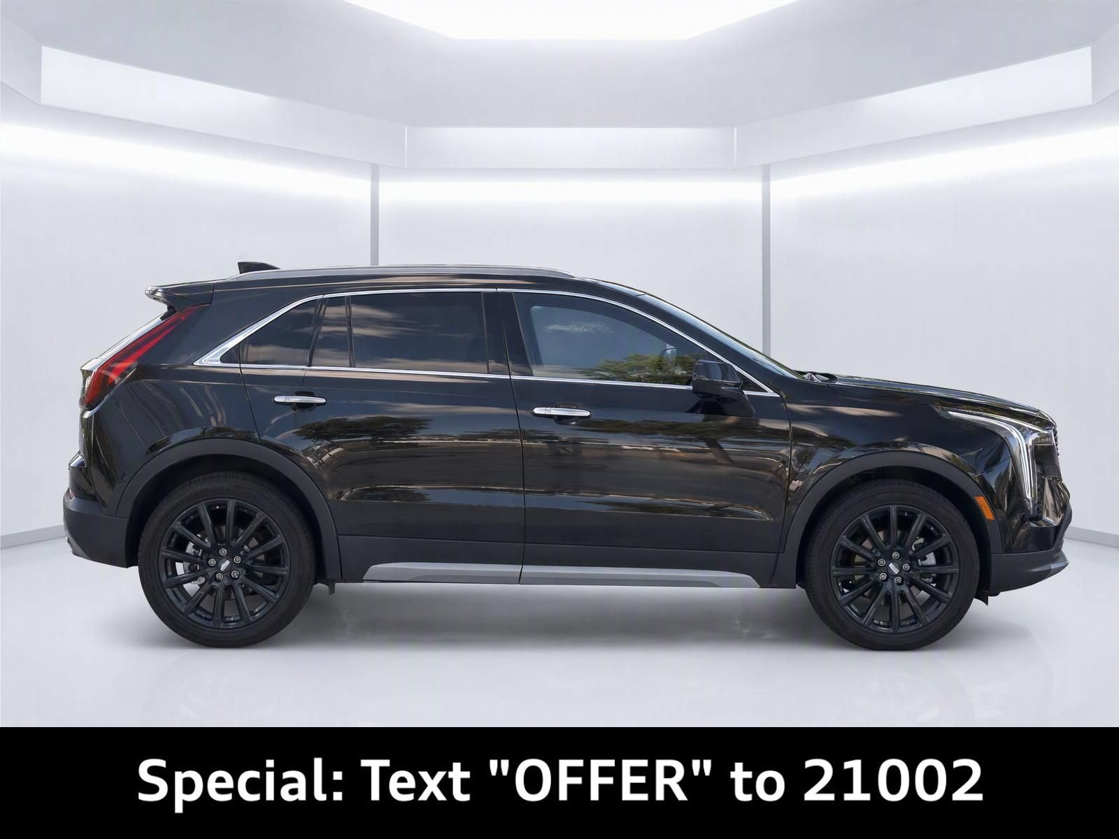 Used 2023 Cadillac XT4 Premium Luxury w/ Technology Package FWD image 30