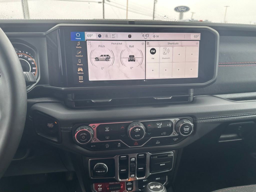 Used 2025 Jeep Wrangler Unlimited Rubicon image 19