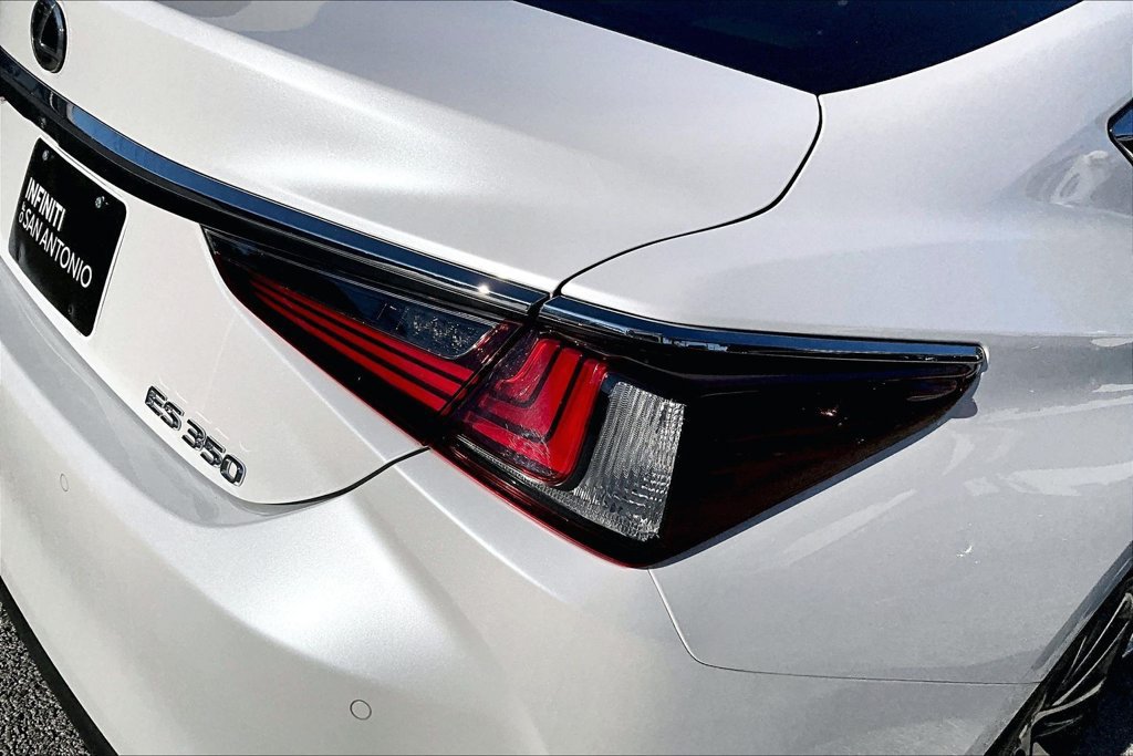 Used 2024 Lexus ES 350 w/ Premium Package FWD image 39