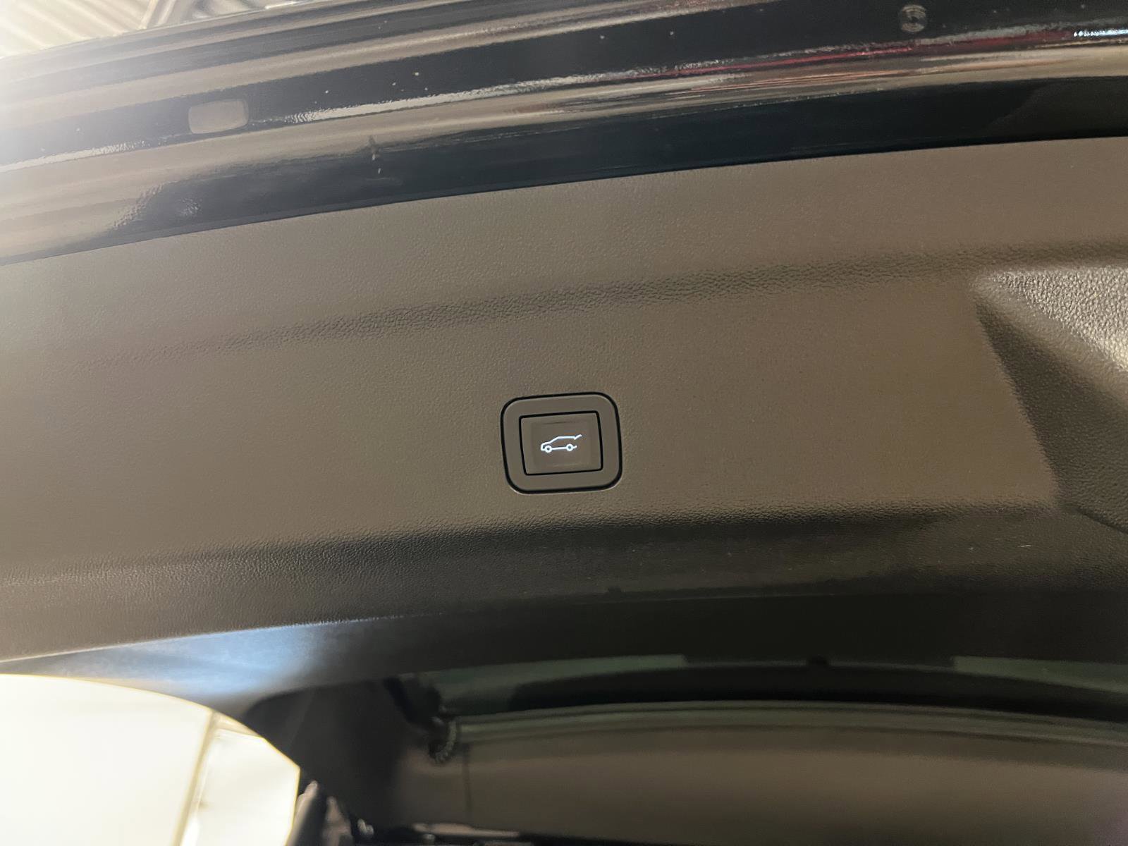 Used 2026 Cadillac Escalade V image 39