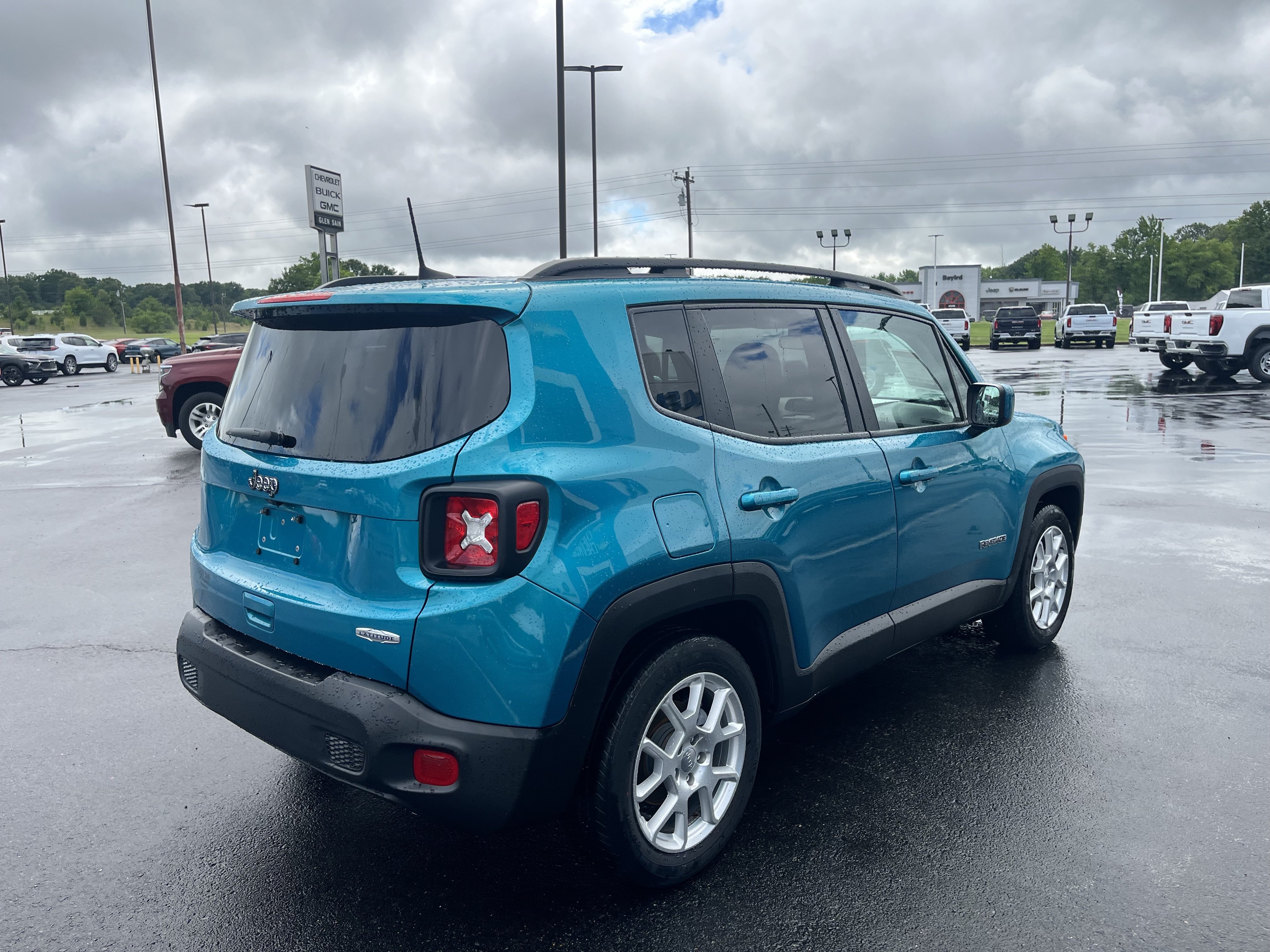 Used 2021 Jeep Renegade Latitude FWD image 5