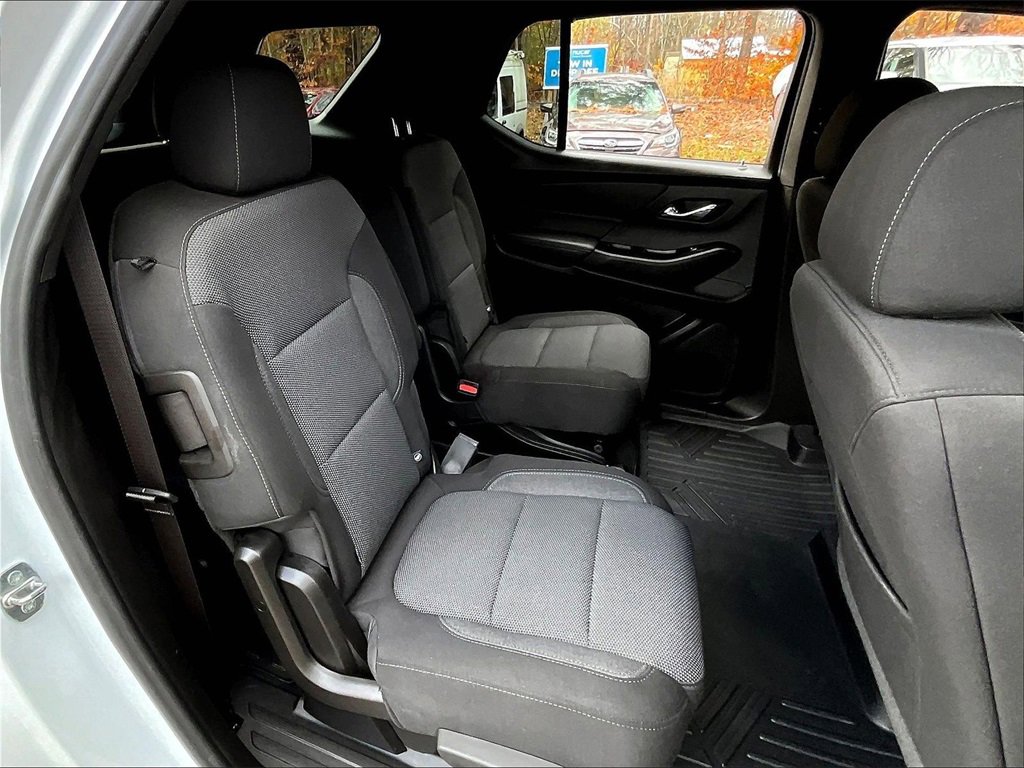 Used 2022 Chevrolet Traverse LT w/ LPO, Cargo Package image 16