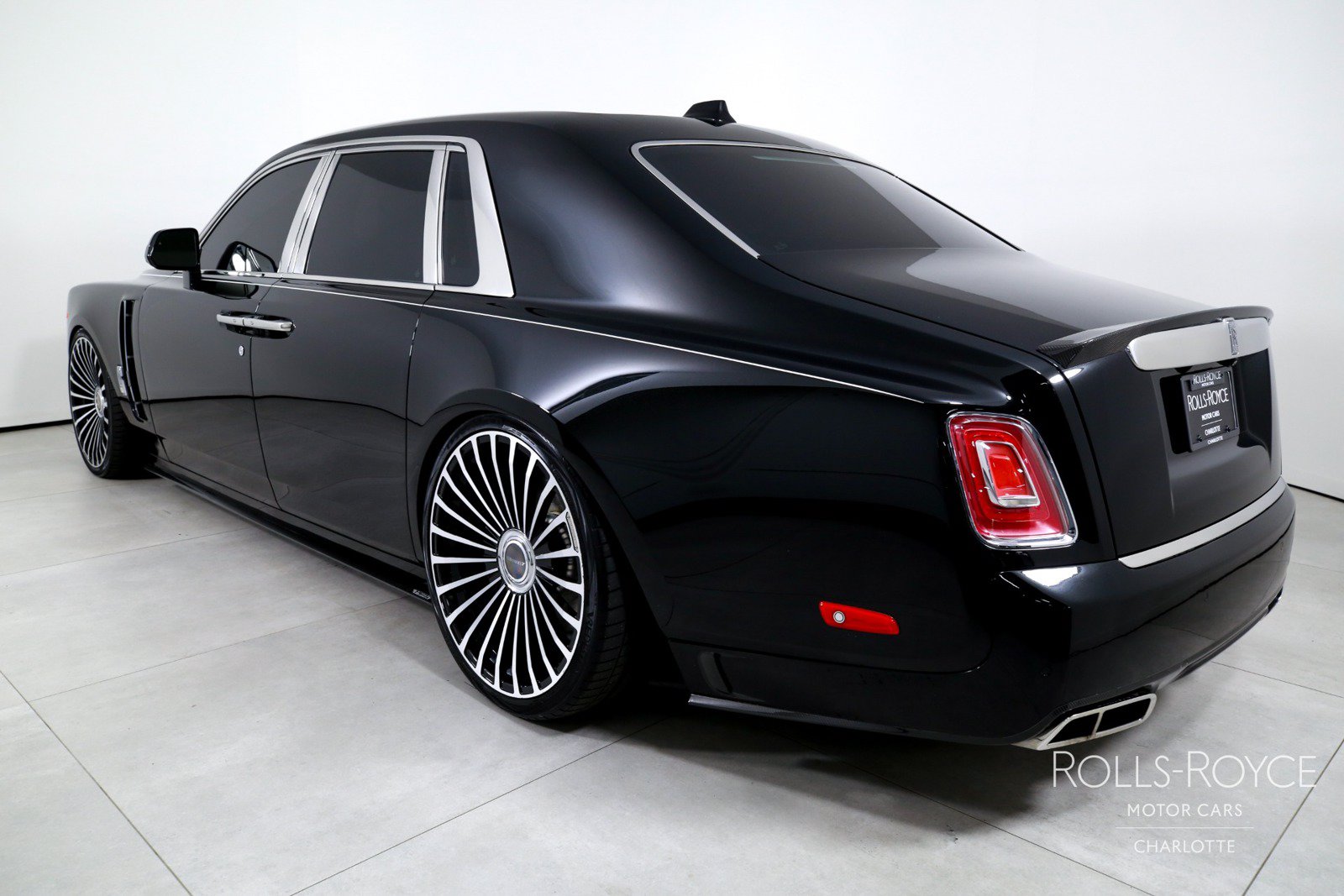 Used 2018 Rolls-Royce Phantom Sedan RWD image 8