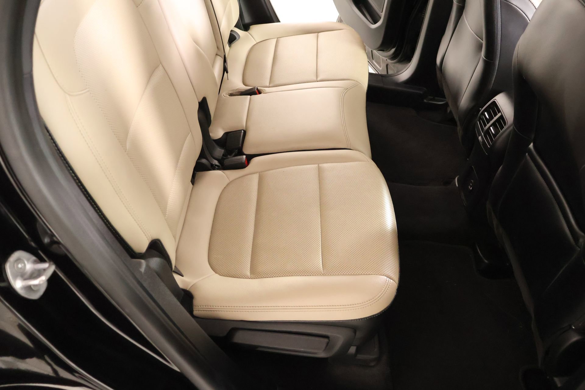 Used 2022 Ford Escape Titanium AWD/4WD image 15