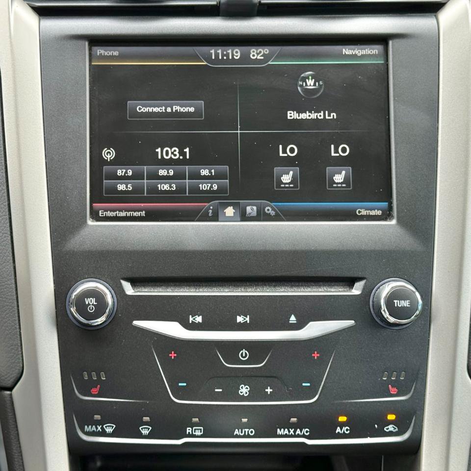 Used 2015 Ford Fusion SE w/ Equipment Group 502A FWD image 13