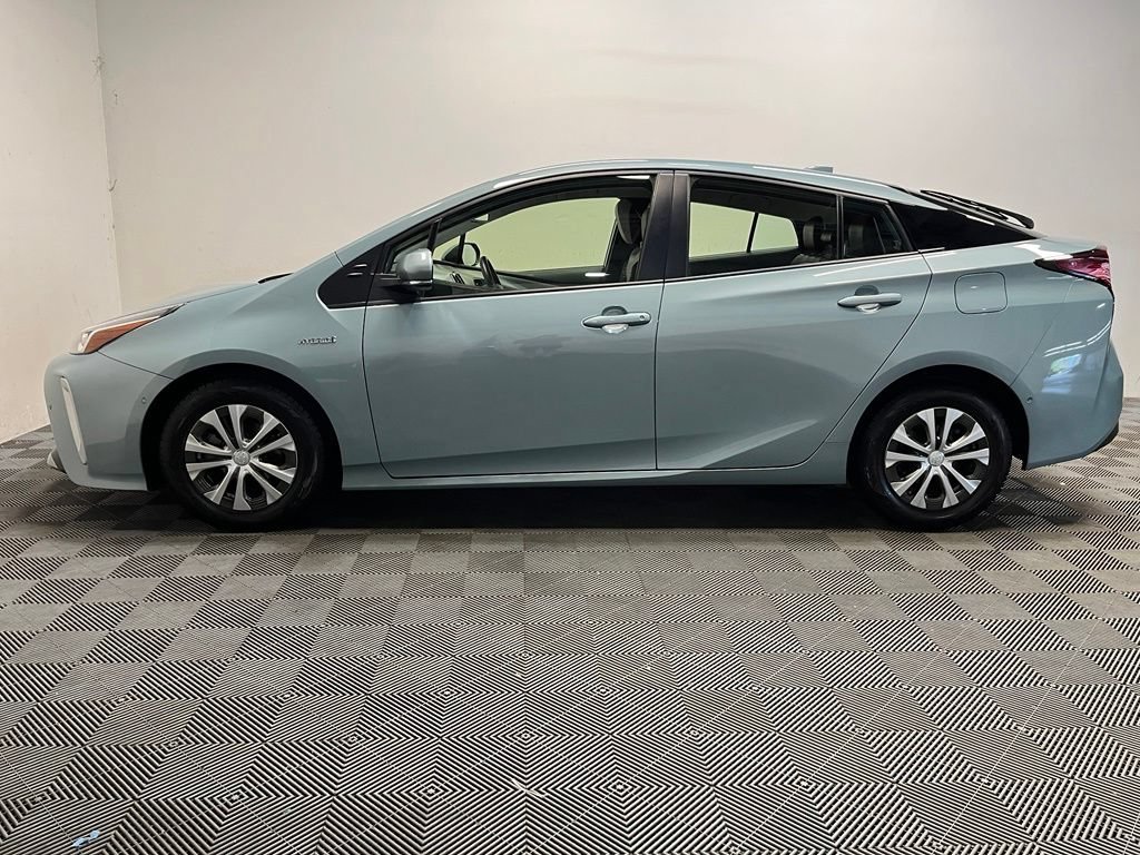 Used 2021 Toyota Prius XLE w/ Carpet Mat Package (TMS) AWD/4WD image 23