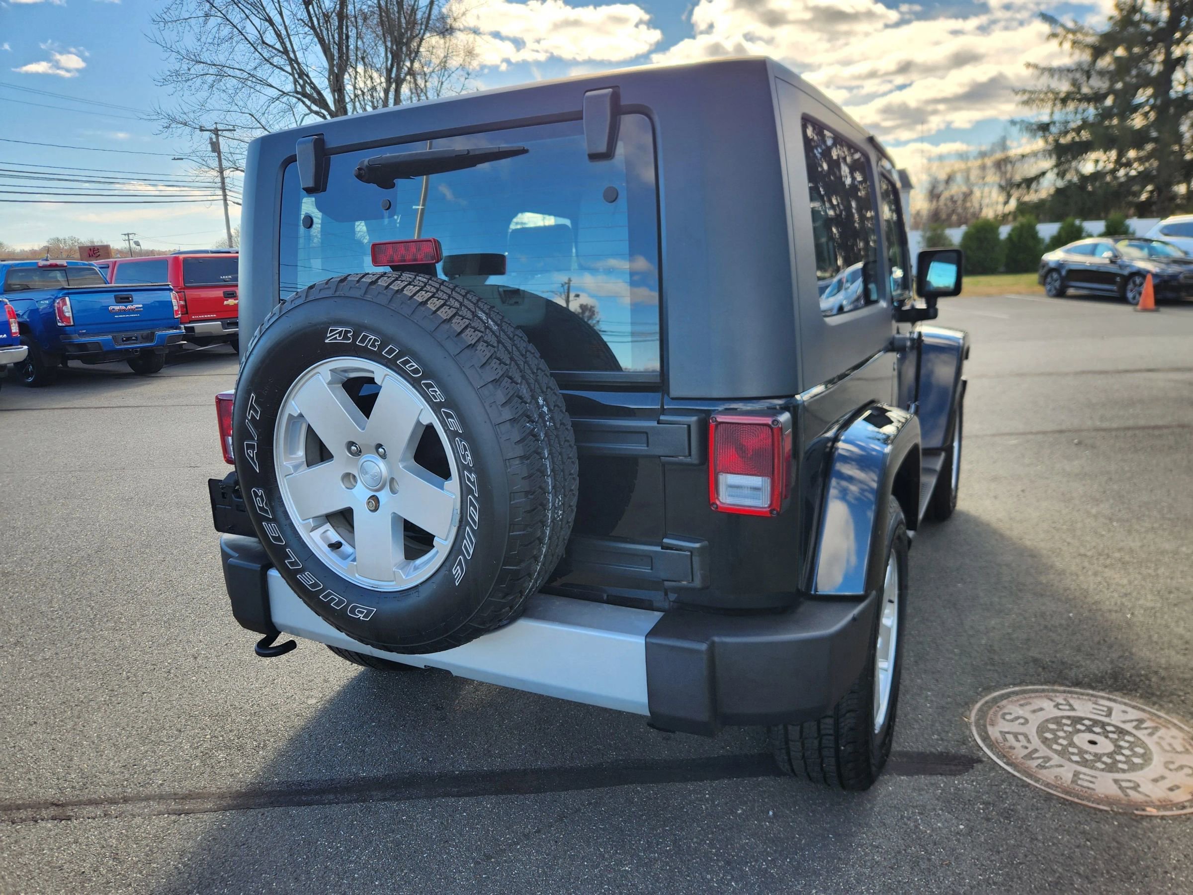 Used 2010 Jeep Wrangler Sahara w/ Dual Top Group image 11