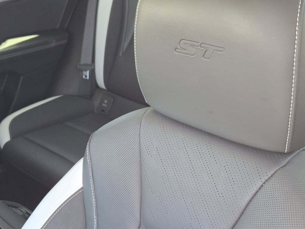 Used 2025 Buick Envision Sport Touring image 10
