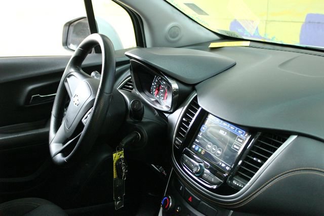 Used 2018 Chevrolet Trax LS AWD/4WD image 10
