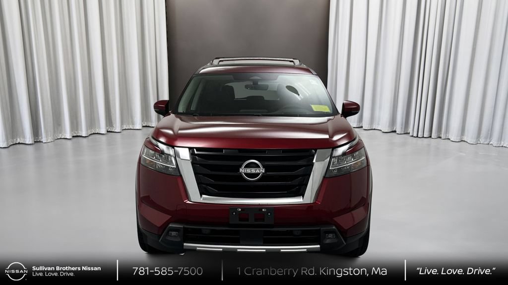 Certified 2024 Nissan Pathfinder Platinum AWD/4WD image 2
