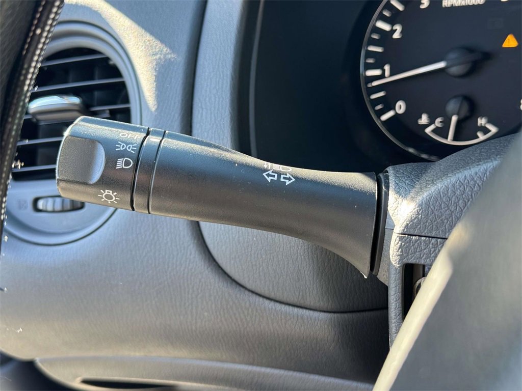 Used 2020 Nissan Pathfinder S image 21