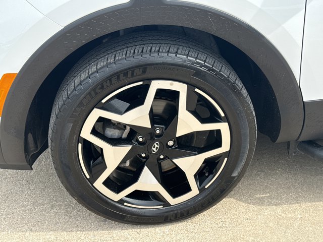 Used 2022 Hyundai Santa Cruz Limited AWD/4WD image 16