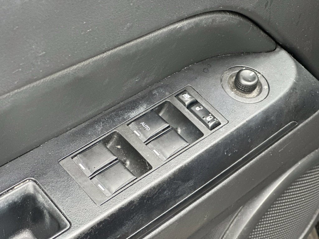 Used 2016 Jeep Patriot Sport w/ Power Value Group AWD/4WD image 15