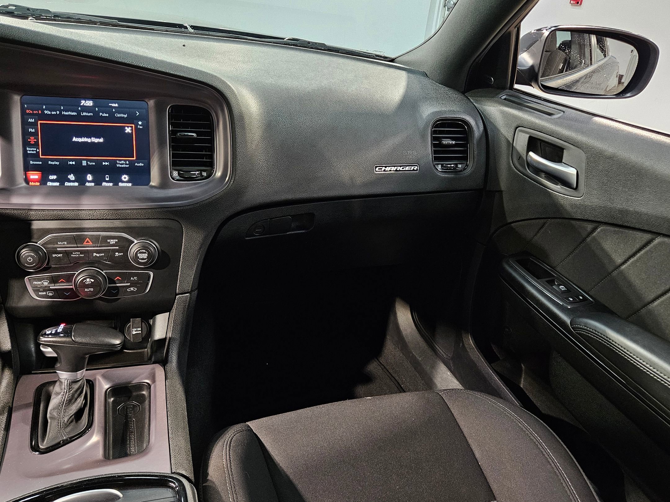 Used 2023 Dodge Charger R/T w/ Blacktop Package image 11