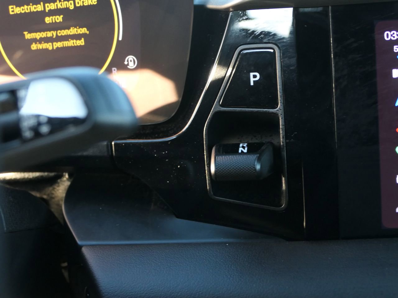 Used 2024 Porsche Macan 4 Electric image 23