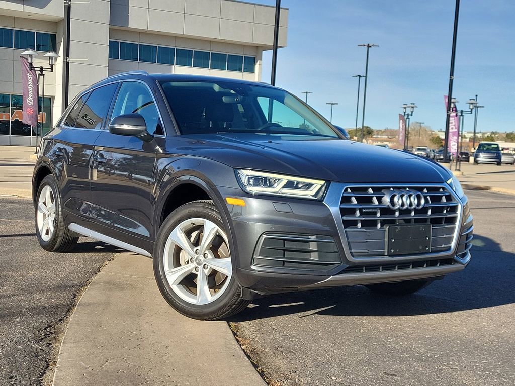 Used 2020 Audi Q5 2.0T Premium Plus w/ Premium Plus Package AWD/4WD image 2