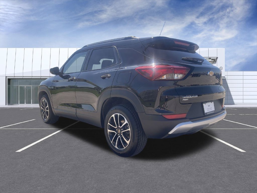 Used 2025 Chevrolet TrailBlazer LT AWD/4WD image 6