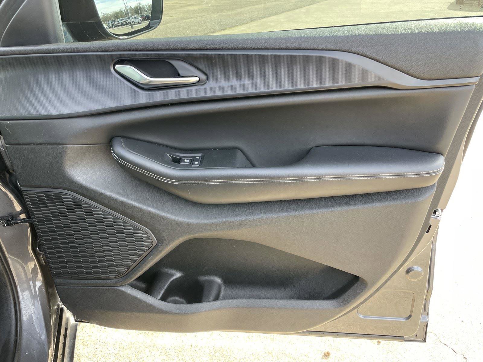 Used 2024 Jeep Grand Cherokee L Altitude image 46