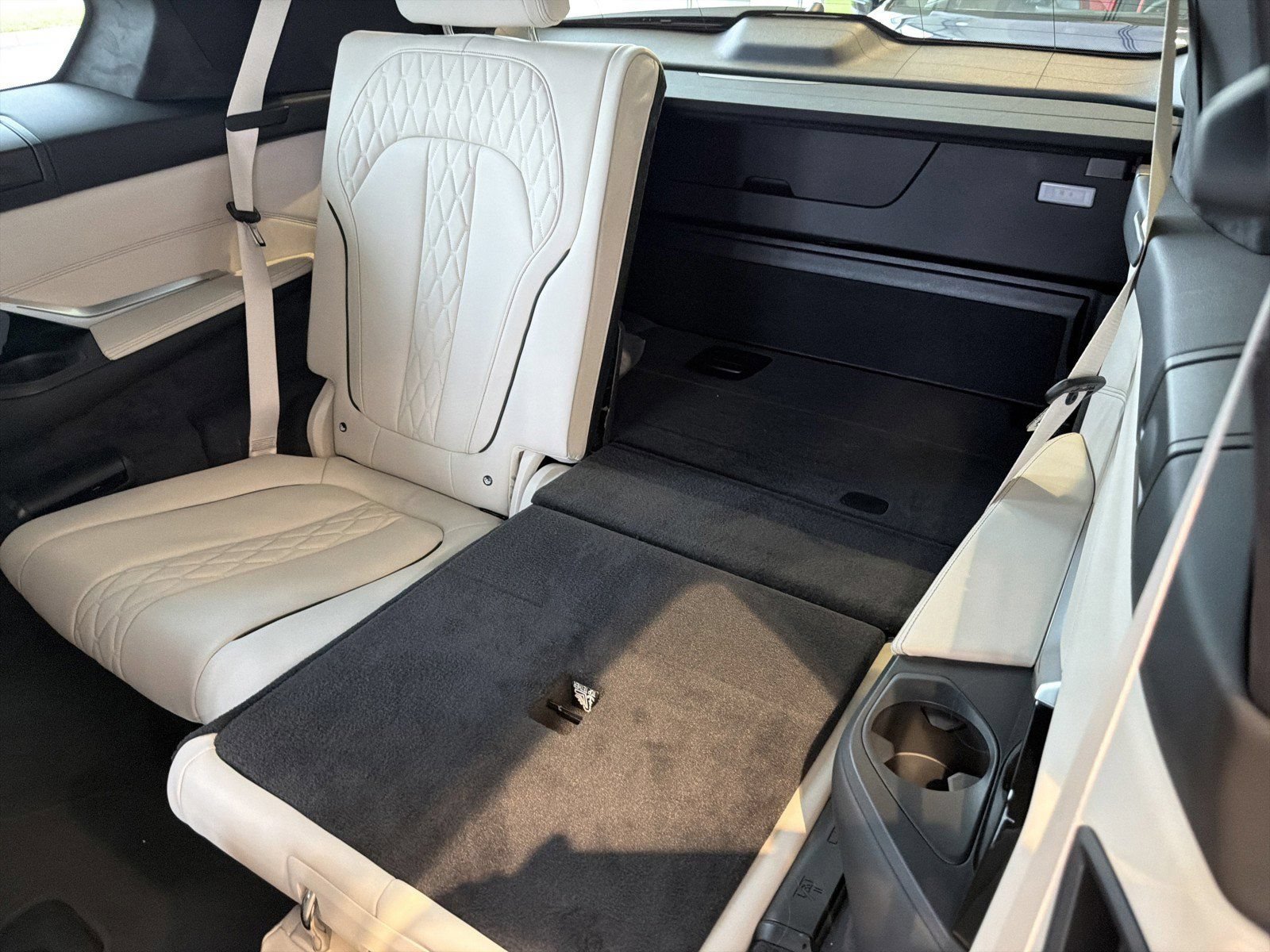 New 2026 BMW ALPINA XB7 AWD/4WD image 14
