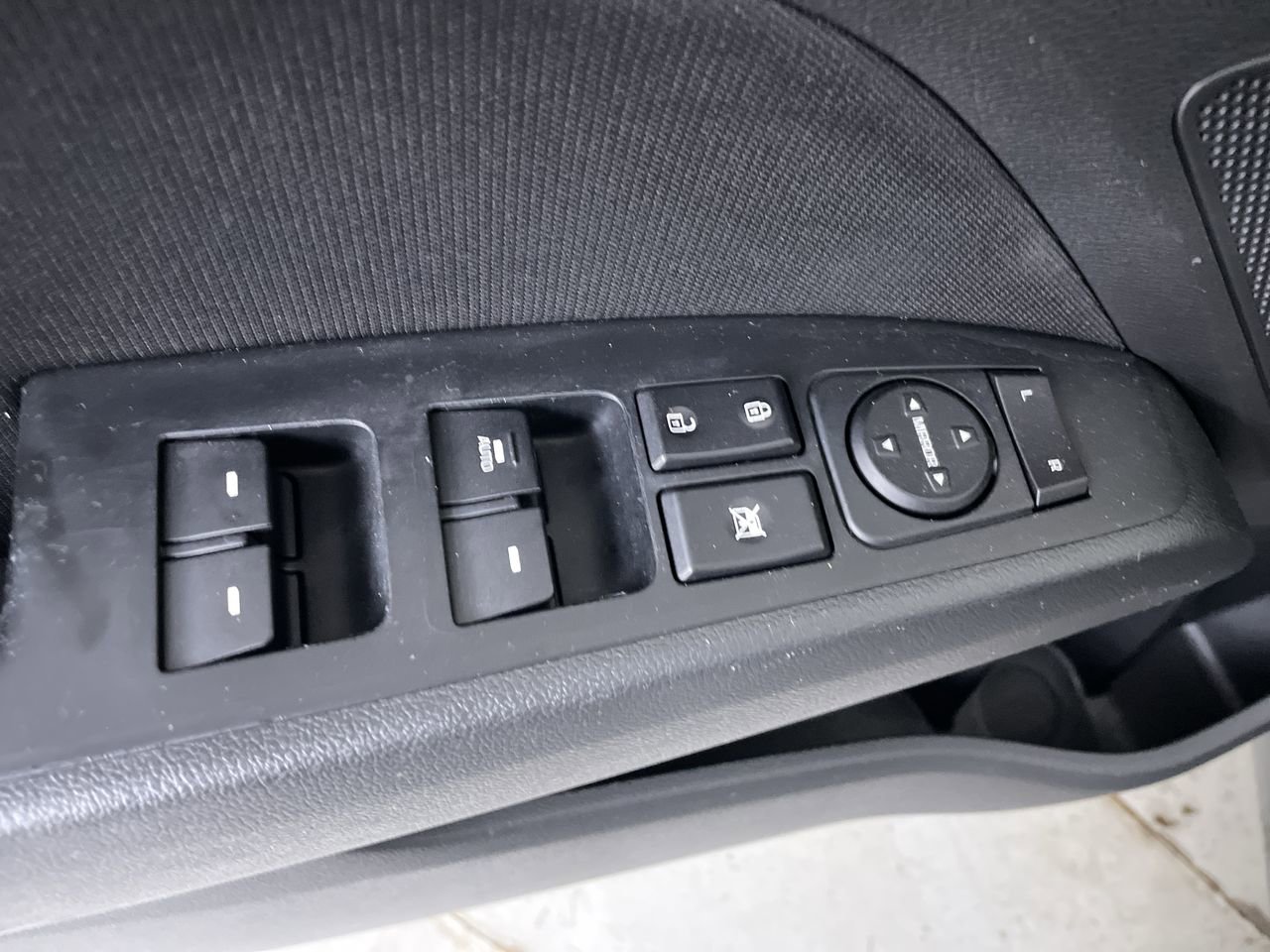 Used 2017 Hyundai Elantra Value Edition w/ Cargo Package FWD image 11