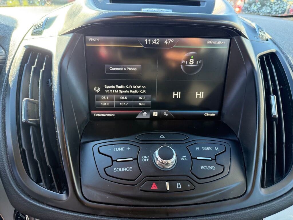 Used 2015 Ford C-MAX SEL image 11