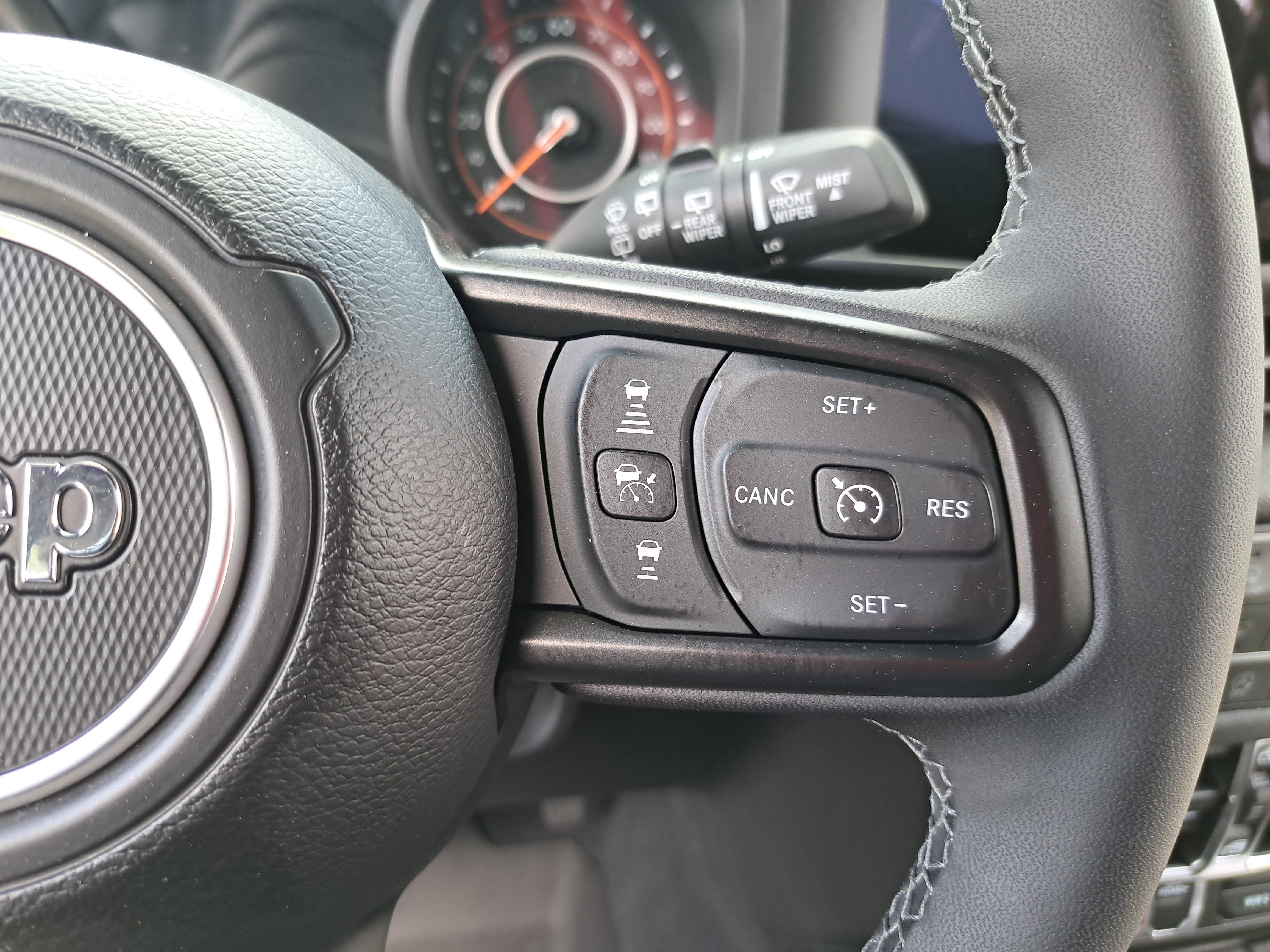 Used 2025 Jeep Wrangler Willys image 17