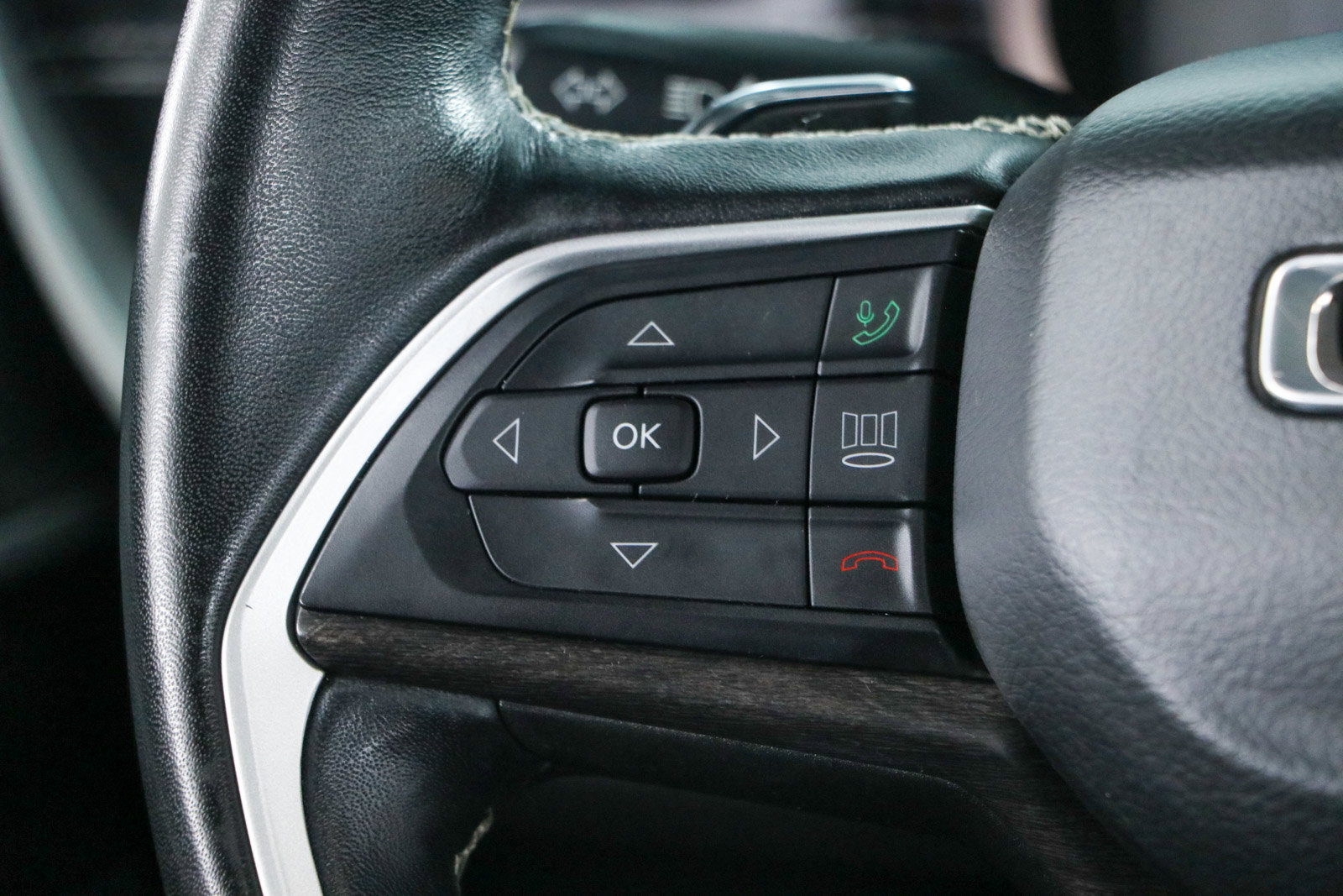 Used 2021 Jeep Grand Cherokee L Limited RWD image 13