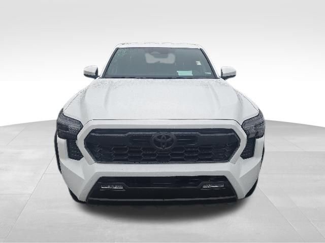 Used 2025 Toyota Tacoma TRD Off-Road AWD/4WD image 9