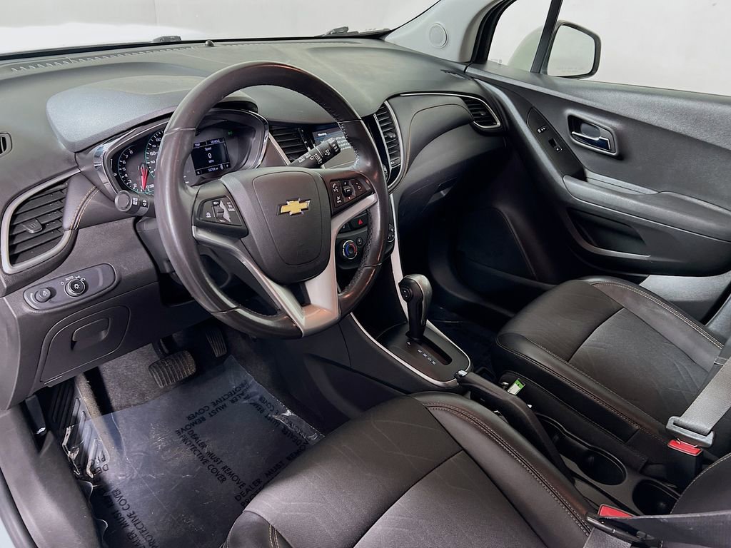 Used 2019 Chevrolet Trax LT w/ LT Convenience Package AWD/4WD image 9