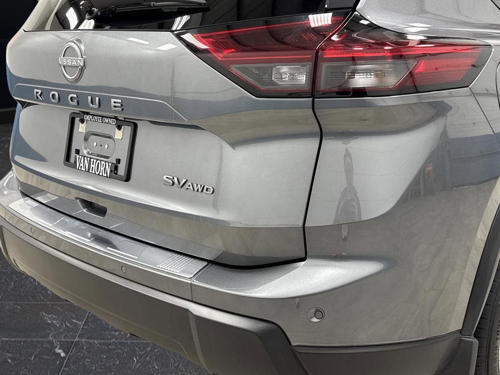 Used 2024 Nissan Rogue SV image 29