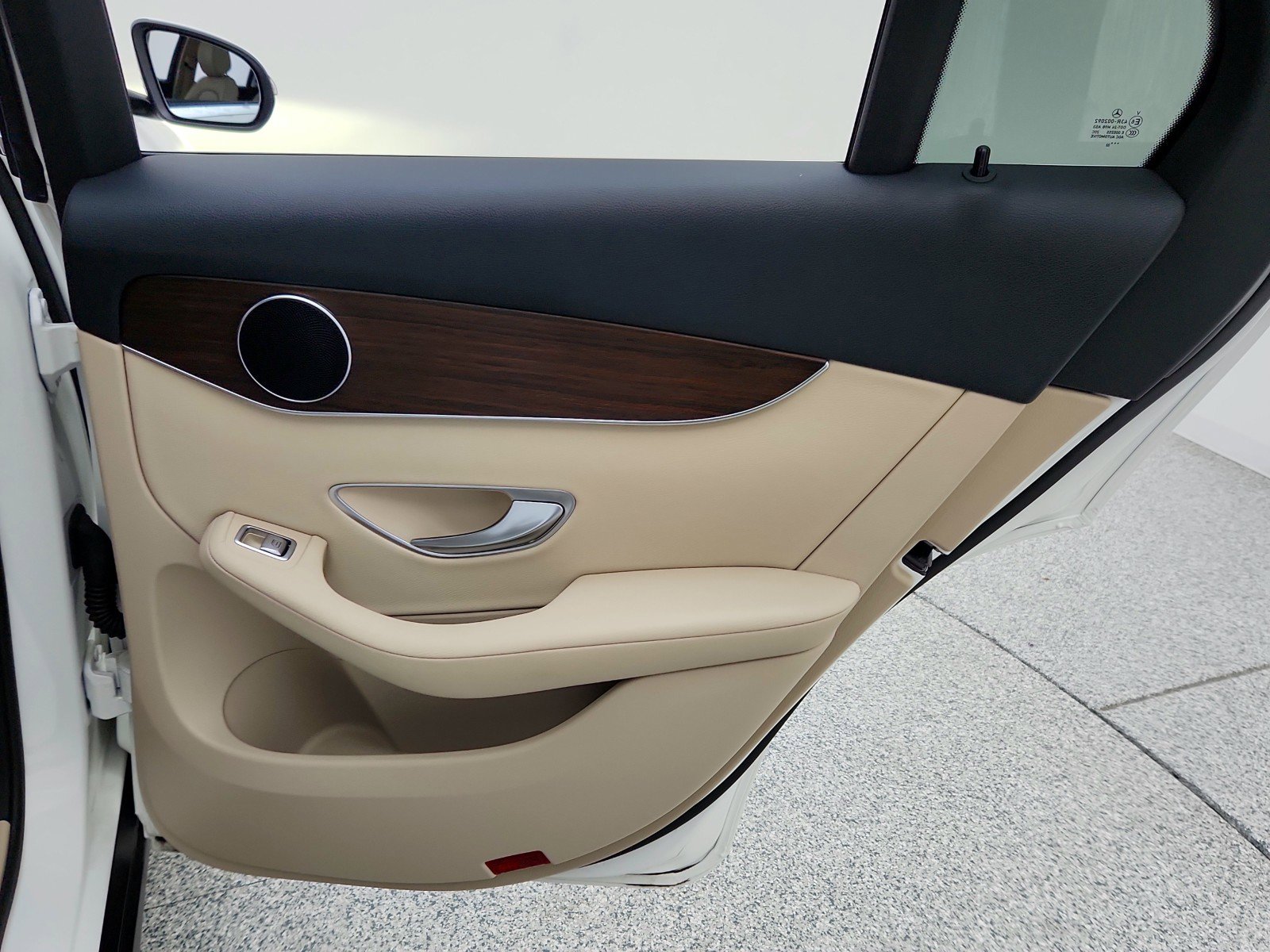 Certified 2022 Mercedes-Benz GLC 300 image 32