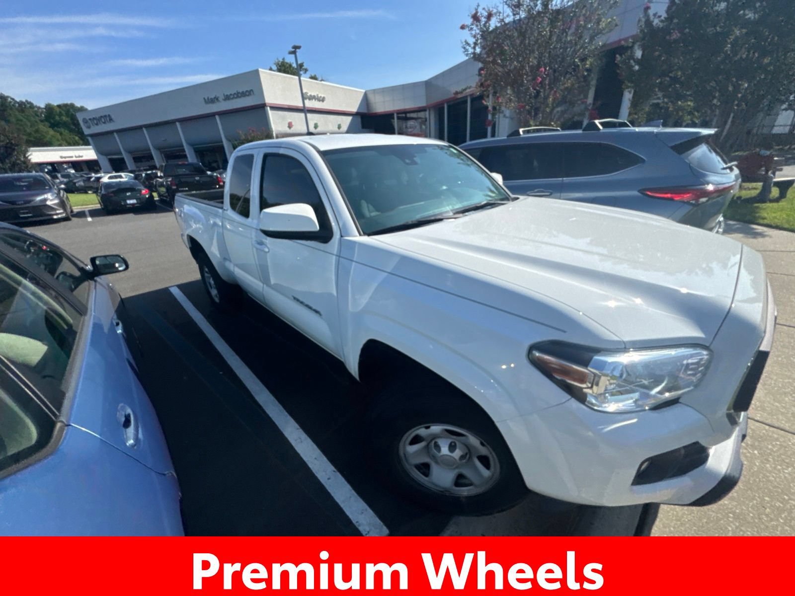 Used 2022 Toyota Tacoma SR5 RWD image 7