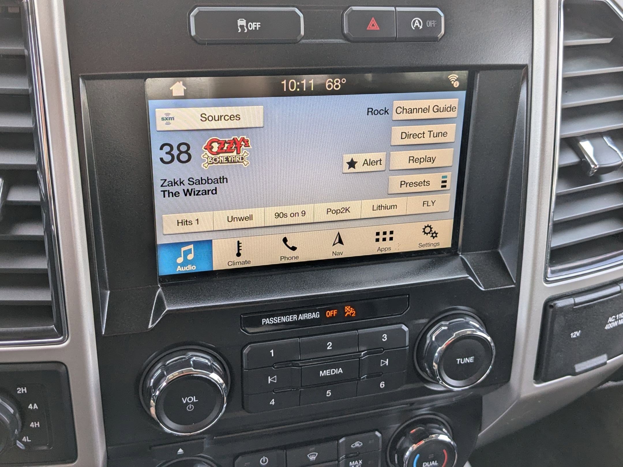 Used 2017 Ford F150 Lariat image 19