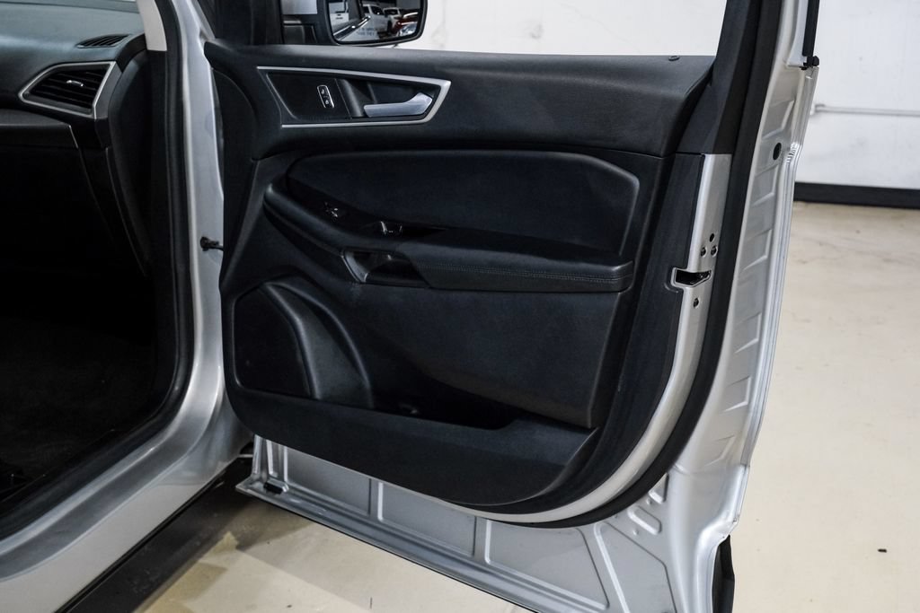 Used 2019 Ford Edge SEL w/ Equipment Group 201A FWD image 44