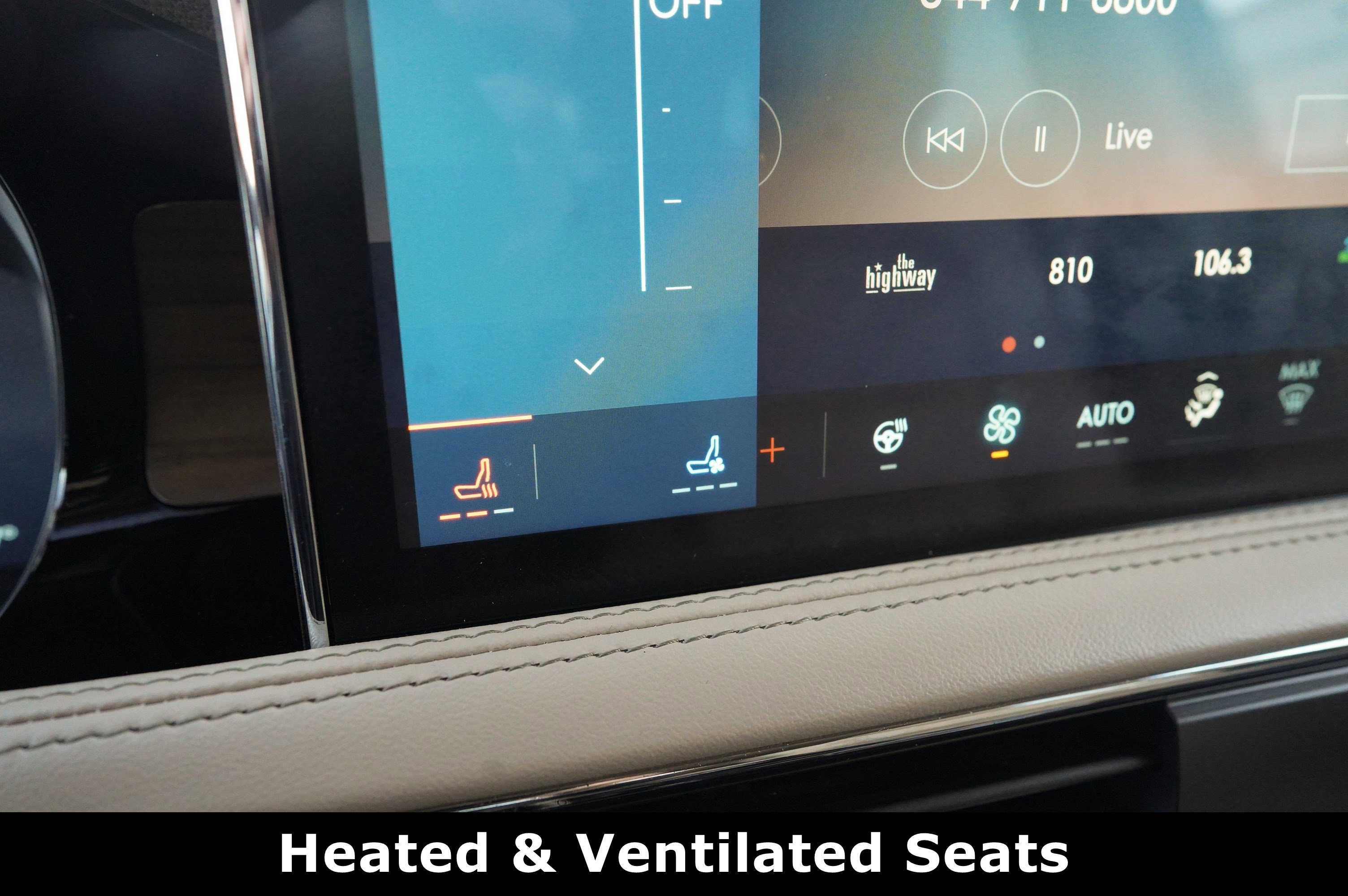 Used 2024 Lincoln Corsair Reserve w/ Equipment Group 201A image 8