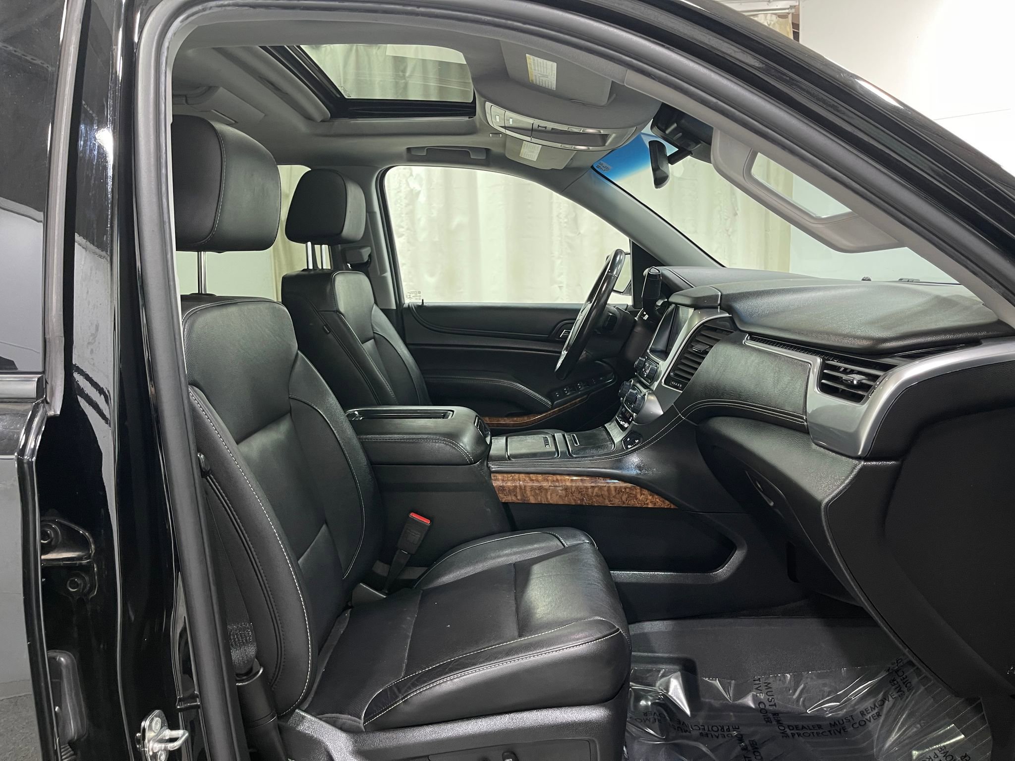 Used 2018 Chevrolet Tahoe Premier AWD/4WD image 32