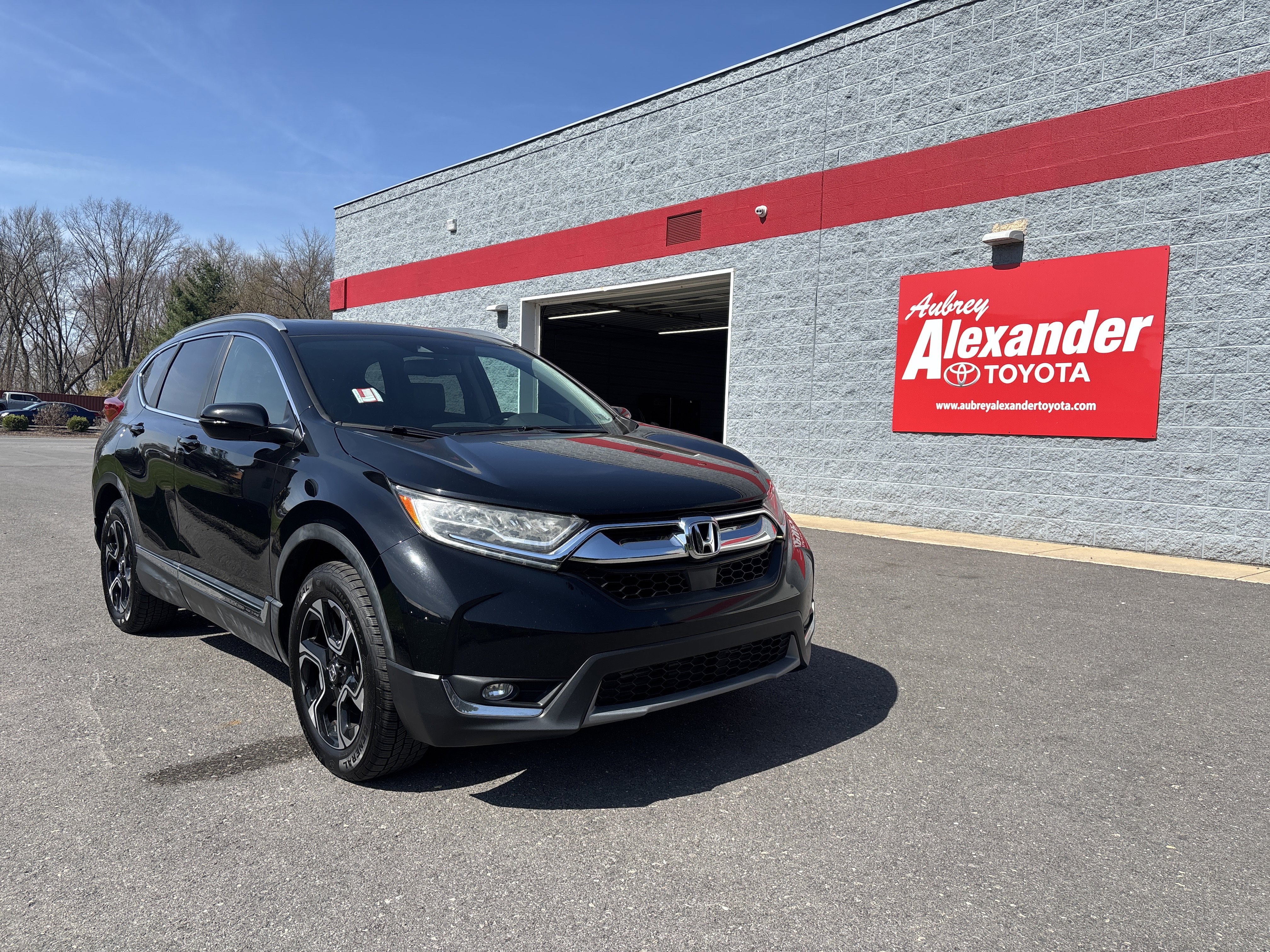 Used 2018 Honda CR-V Touring image 1