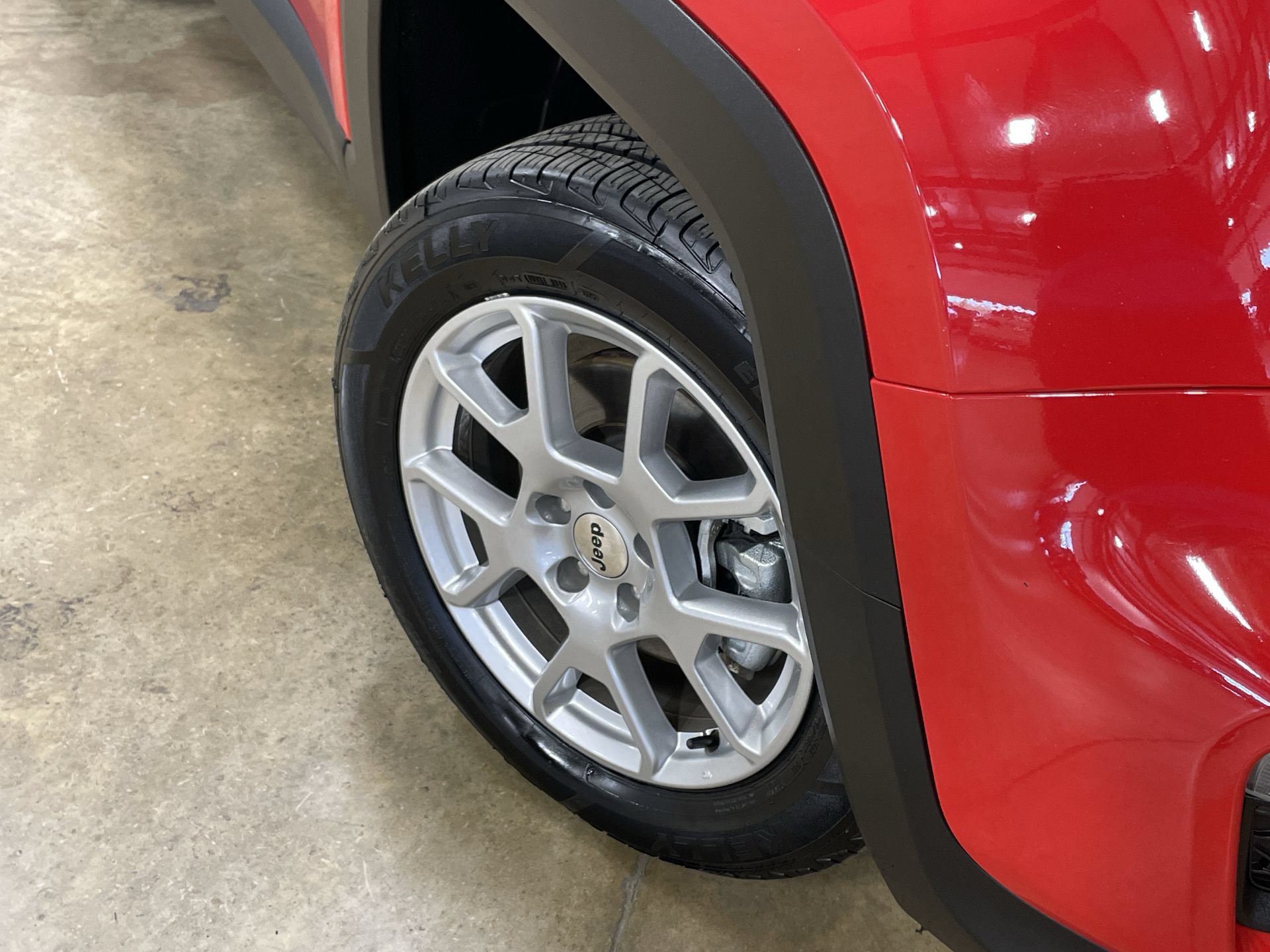 Used 2023 Jeep Renegade Latitude AWD/4WD image 11