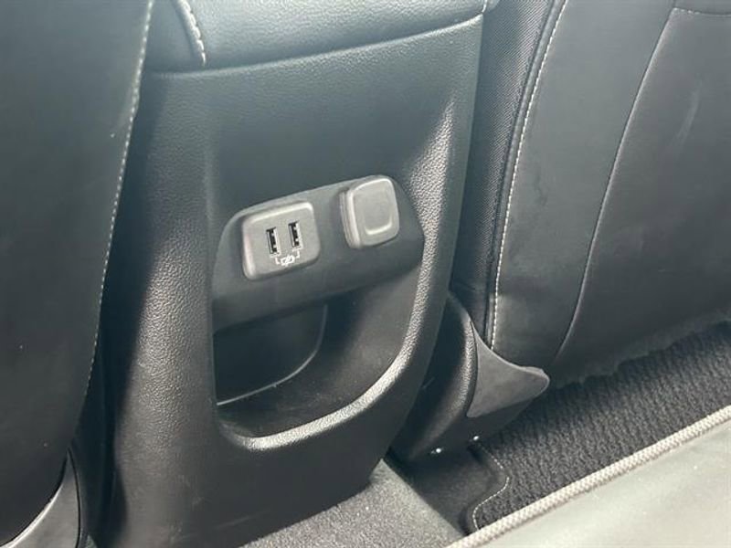 Used 2022 GMC Canyon Denali image 29