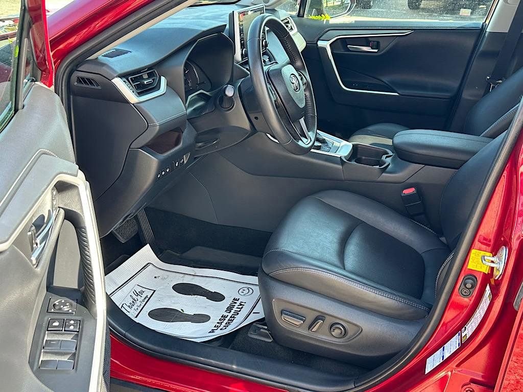Certified 2019 Toyota RAV4 Limited AWD/4WD image 10